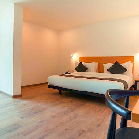 Indirapuram Super Townhouse O Hotel Aditya Residency Near Parthala Over Bridge Sector 121 Noida מראה חיצוני תמונה