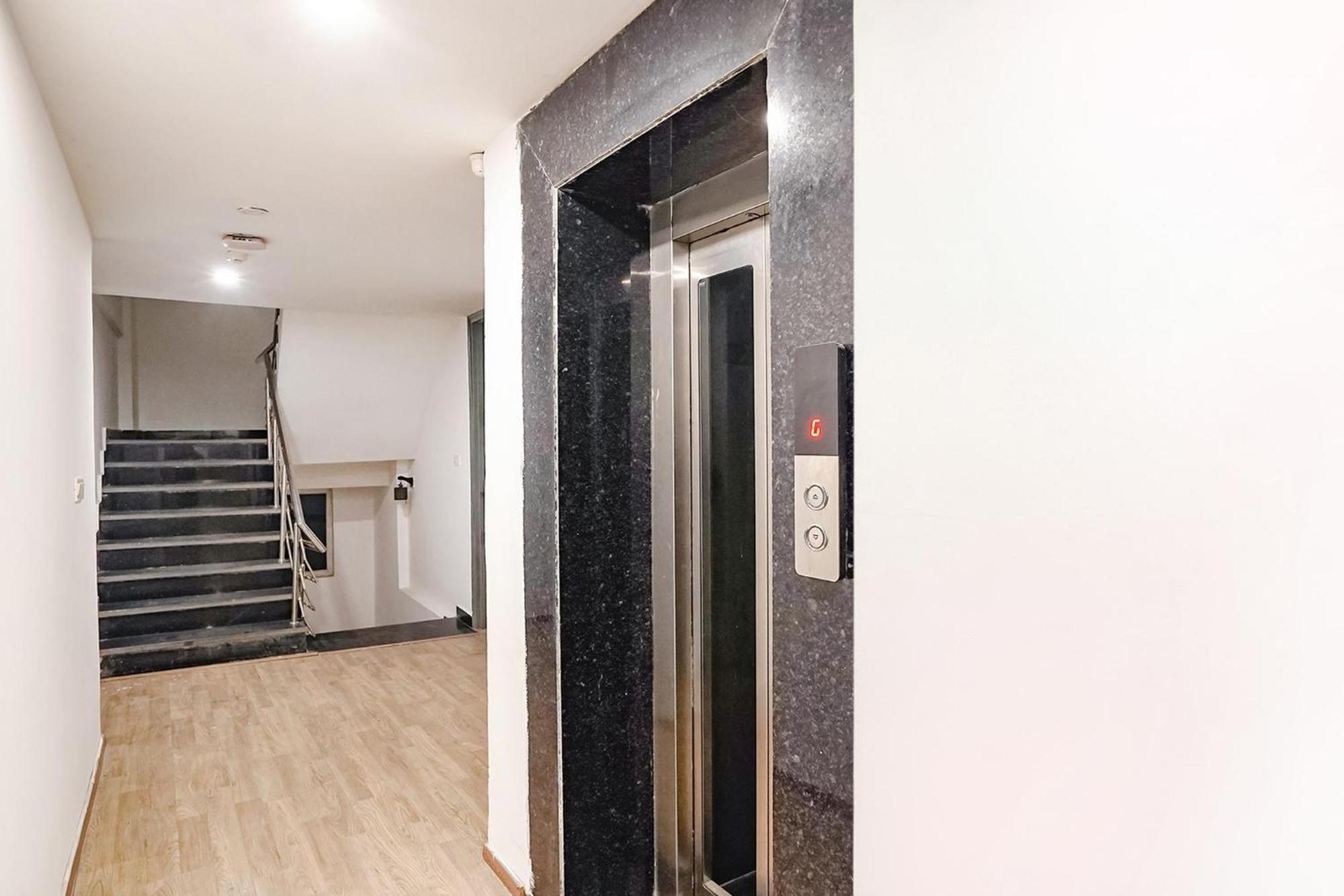 Indirapuram Super Townhouse O Hotel Aditya Residency Near Parthala Over Bridge Sector 121 Noida מראה חיצוני תמונה