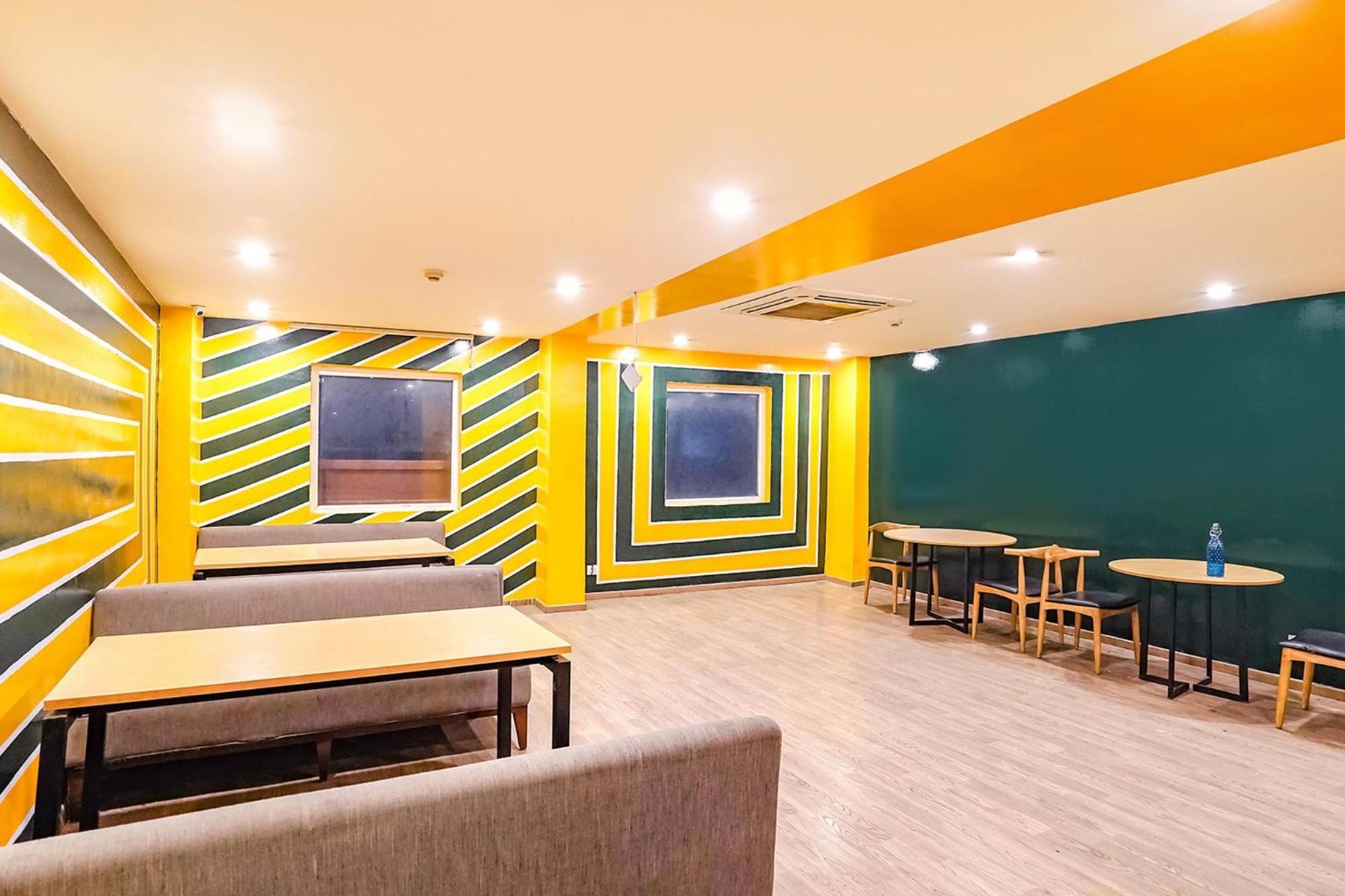 Indirapuram Super Townhouse O Hotel Aditya Residency Near Parthala Over Bridge Sector 121 Noida מראה חיצוני תמונה