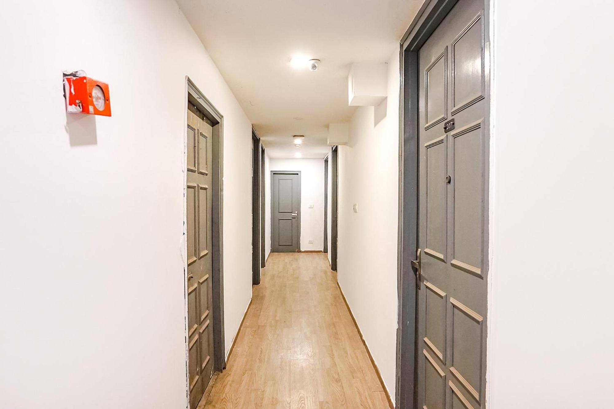 Indirapuram Super Townhouse O Hotel Aditya Residency Near Parthala Over Bridge Sector 121 Noida מראה חיצוני תמונה