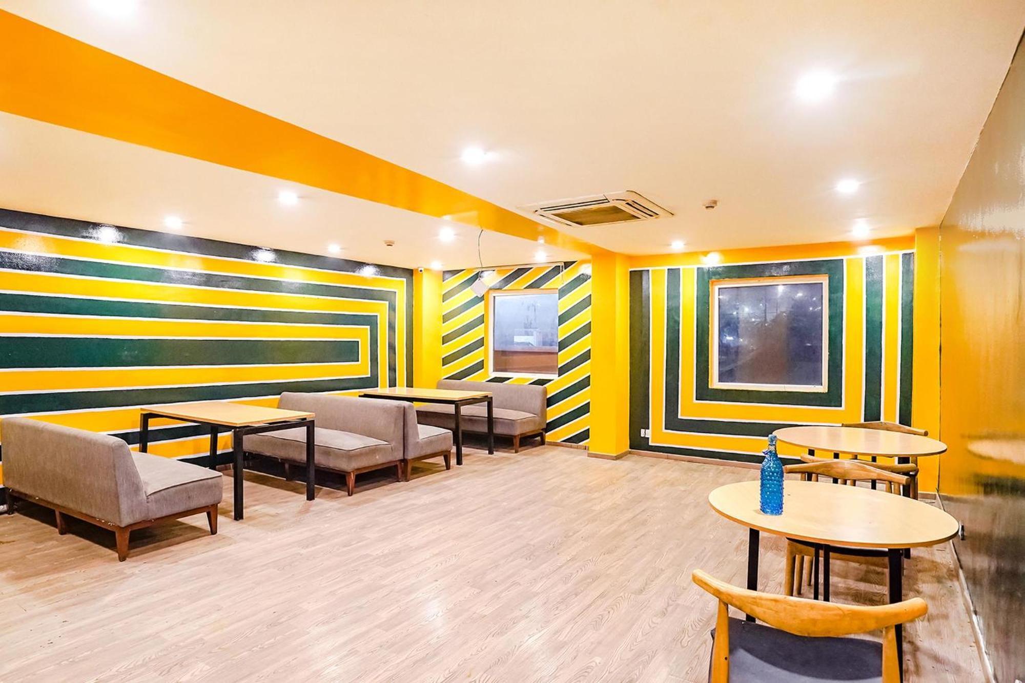 Indirapuram Super Townhouse O Hotel Aditya Residency Near Parthala Over Bridge Sector 121 Noida מראה חיצוני תמונה