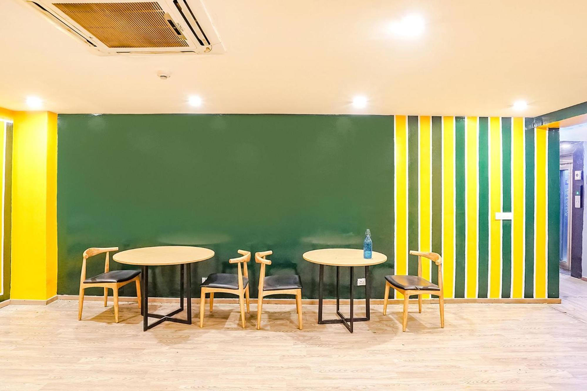 Indirapuram Super Townhouse O Hotel Aditya Residency Near Parthala Over Bridge Sector 121 Noida מראה חיצוני תמונה