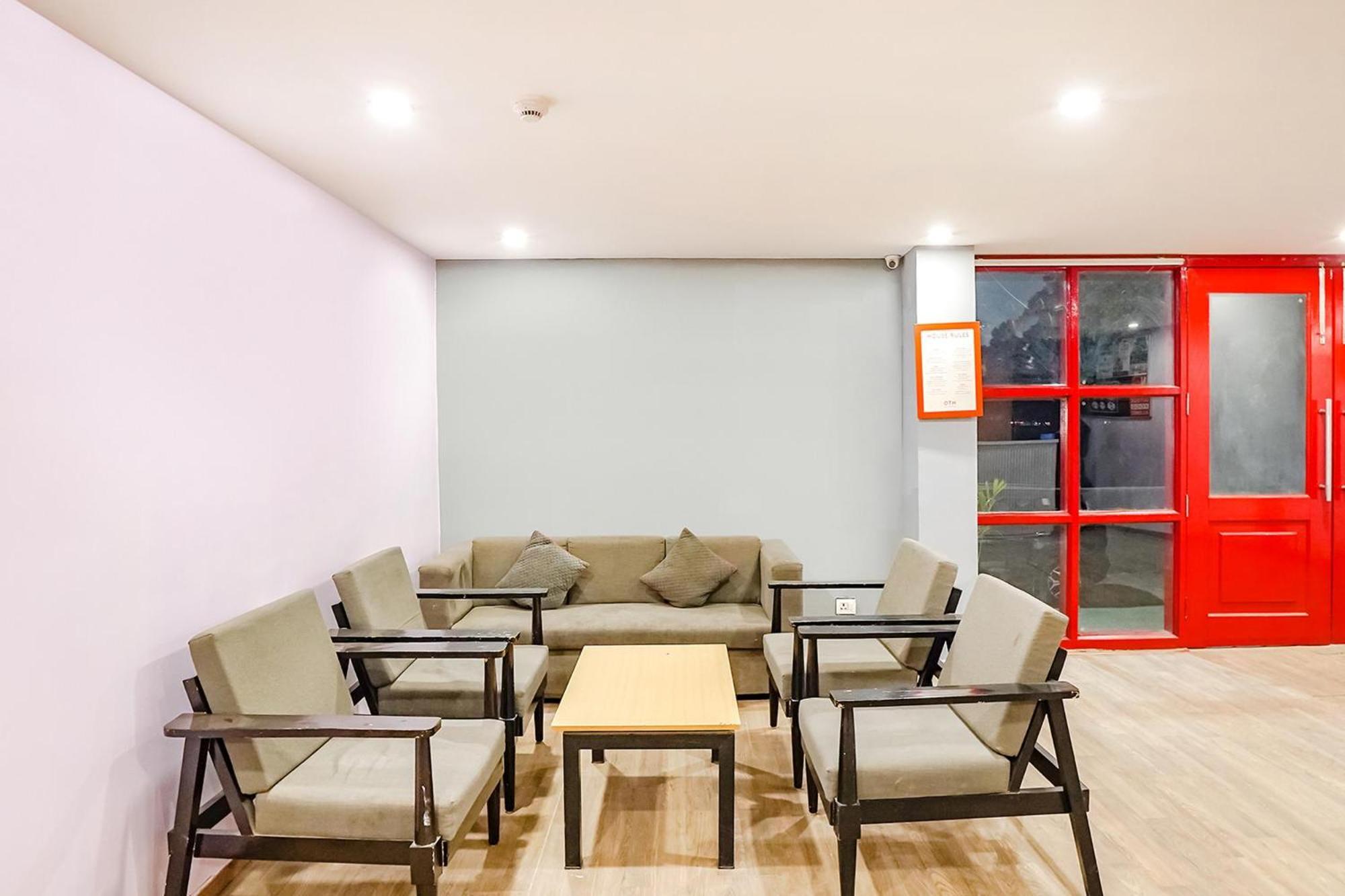 Indirapuram Super Townhouse O Hotel Aditya Residency Near Parthala Over Bridge Sector 121 Noida מראה חיצוני תמונה