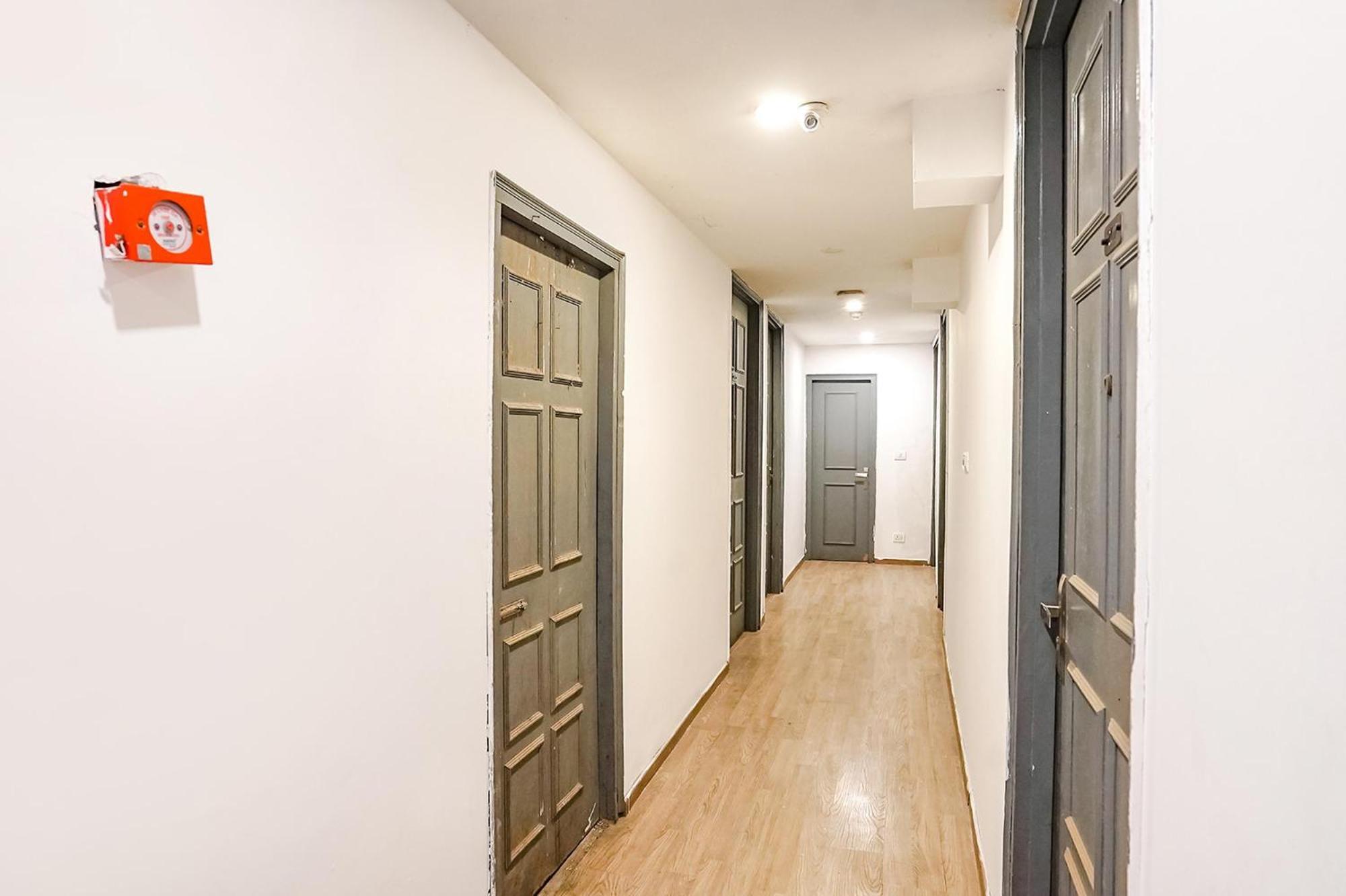 Indirapuram Super Townhouse O Hotel Aditya Residency Near Parthala Over Bridge Sector 121 Noida מראה חיצוני תמונה