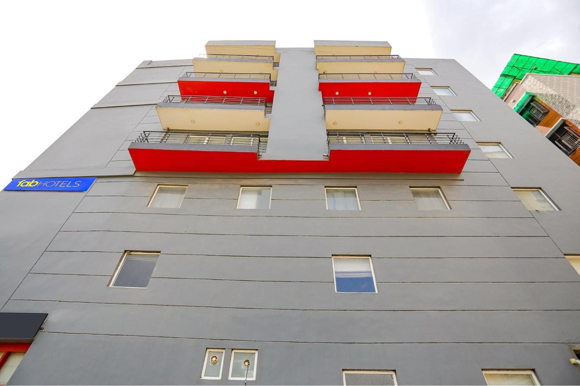 Indirapuram Super Townhouse O Hotel Aditya Residency Near Parthala Over Bridge Sector 121 Noida מראה חיצוני תמונה