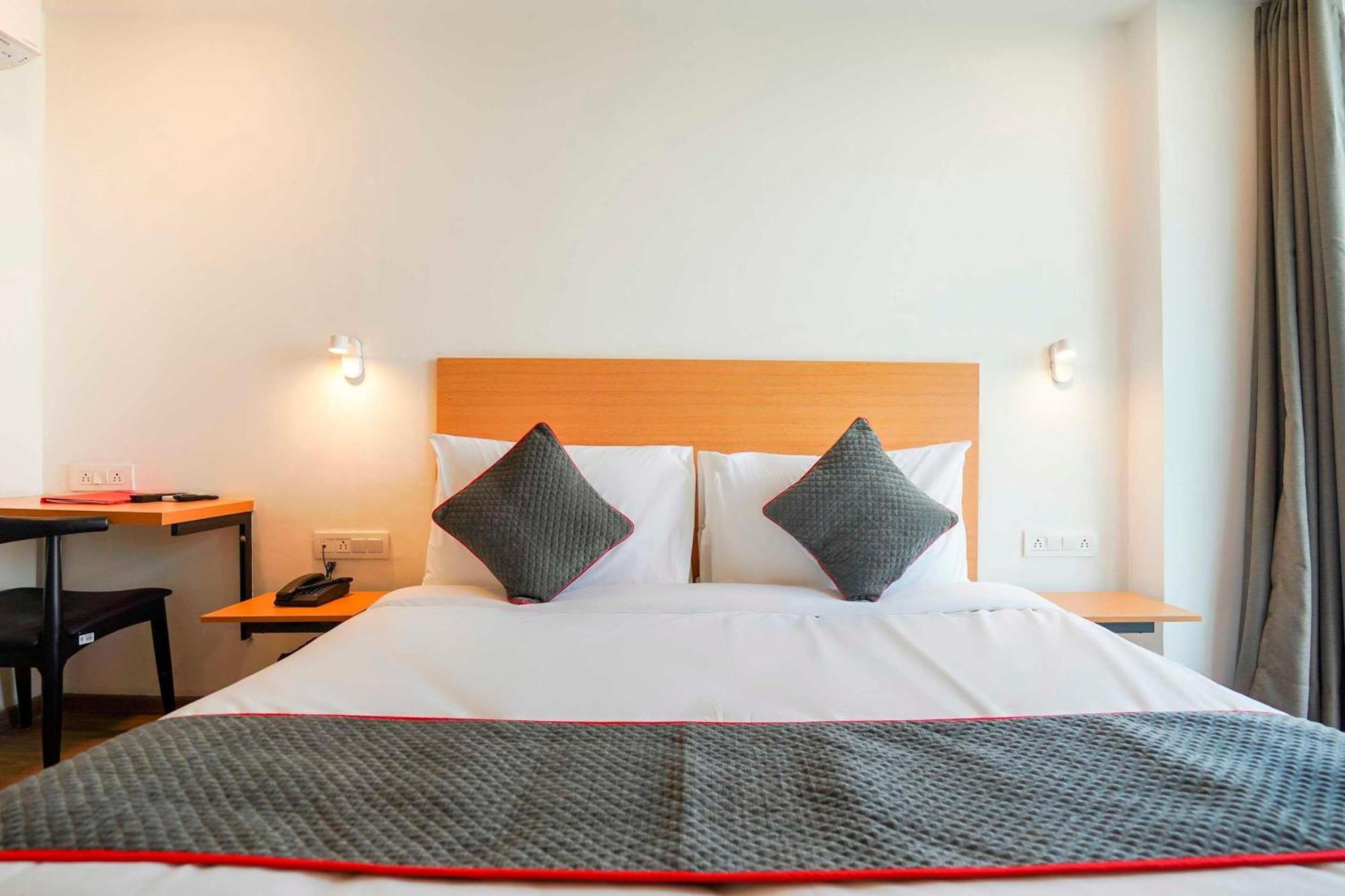 Indirapuram Super Townhouse O Hotel Aditya Residency Near Parthala Over Bridge Sector 121 Noida מראה חיצוני תמונה