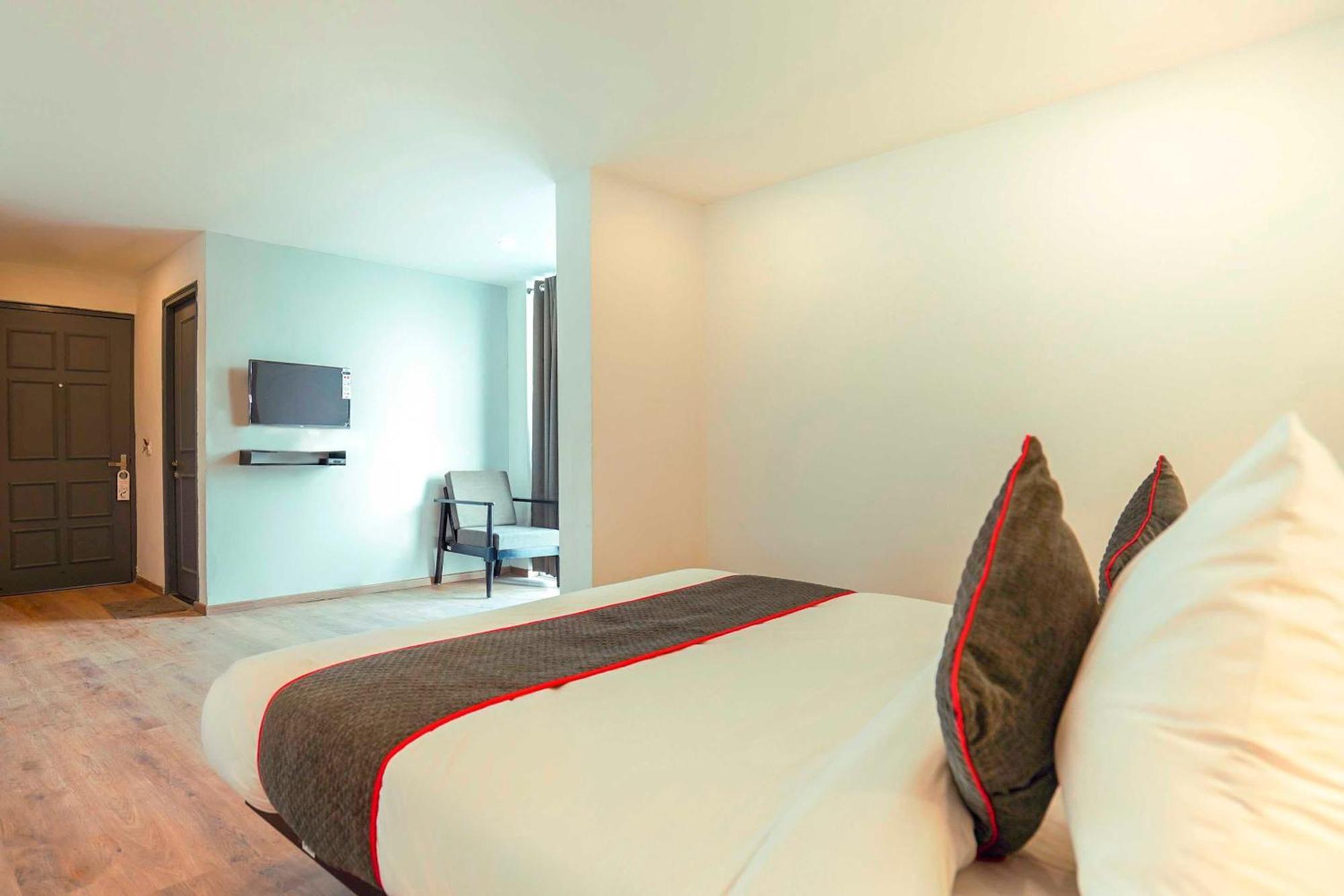 Indirapuram Super Townhouse O Hotel Aditya Residency Near Parthala Over Bridge Sector 121 Noida מראה חיצוני תמונה