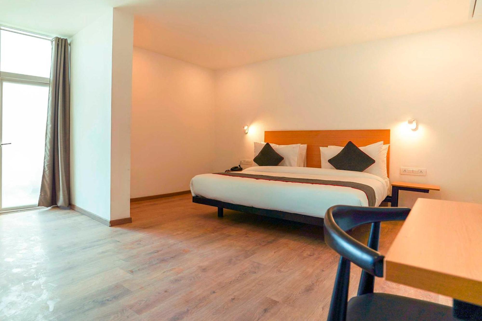 Indirapuram Super Townhouse O Hotel Aditya Residency Near Parthala Over Bridge Sector 121 Noida מראה חיצוני תמונה