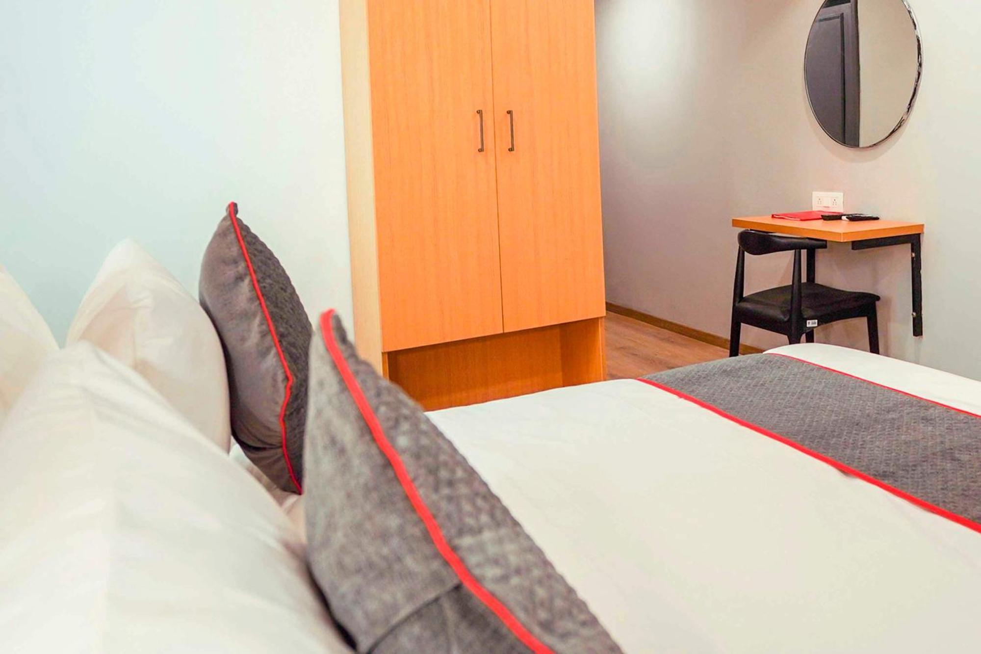Indirapuram Super Townhouse O Hotel Aditya Residency Near Parthala Over Bridge Sector 121 Noida מראה חיצוני תמונה