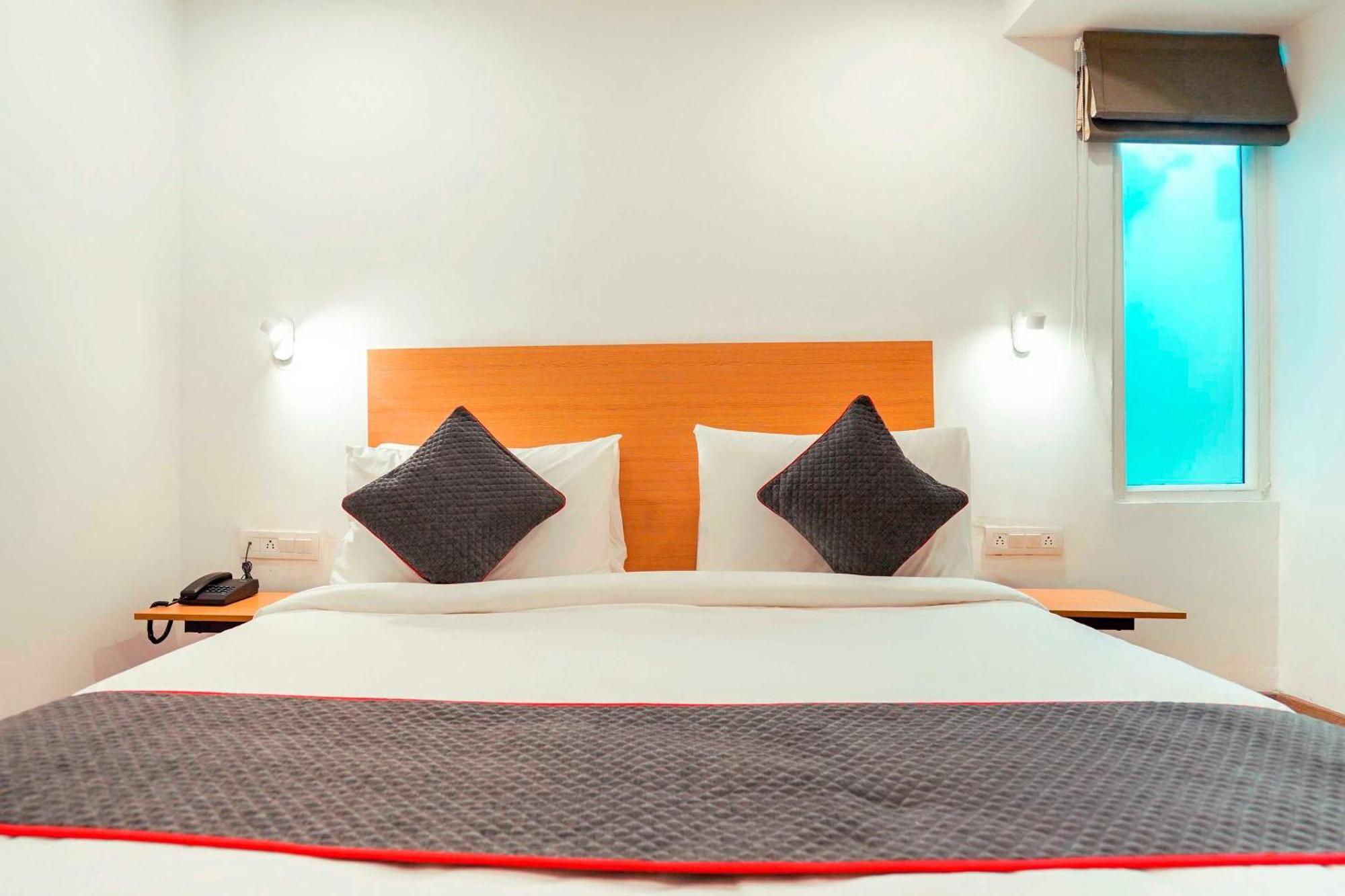 Indirapuram Super Townhouse O Hotel Aditya Residency Near Parthala Over Bridge Sector 121 Noida מראה חיצוני תמונה